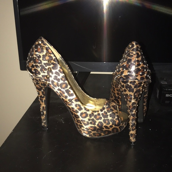 High heels - Picture 2 of 2